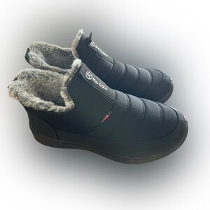 SPORT slide on, fuzzy inside and waterproof shoes